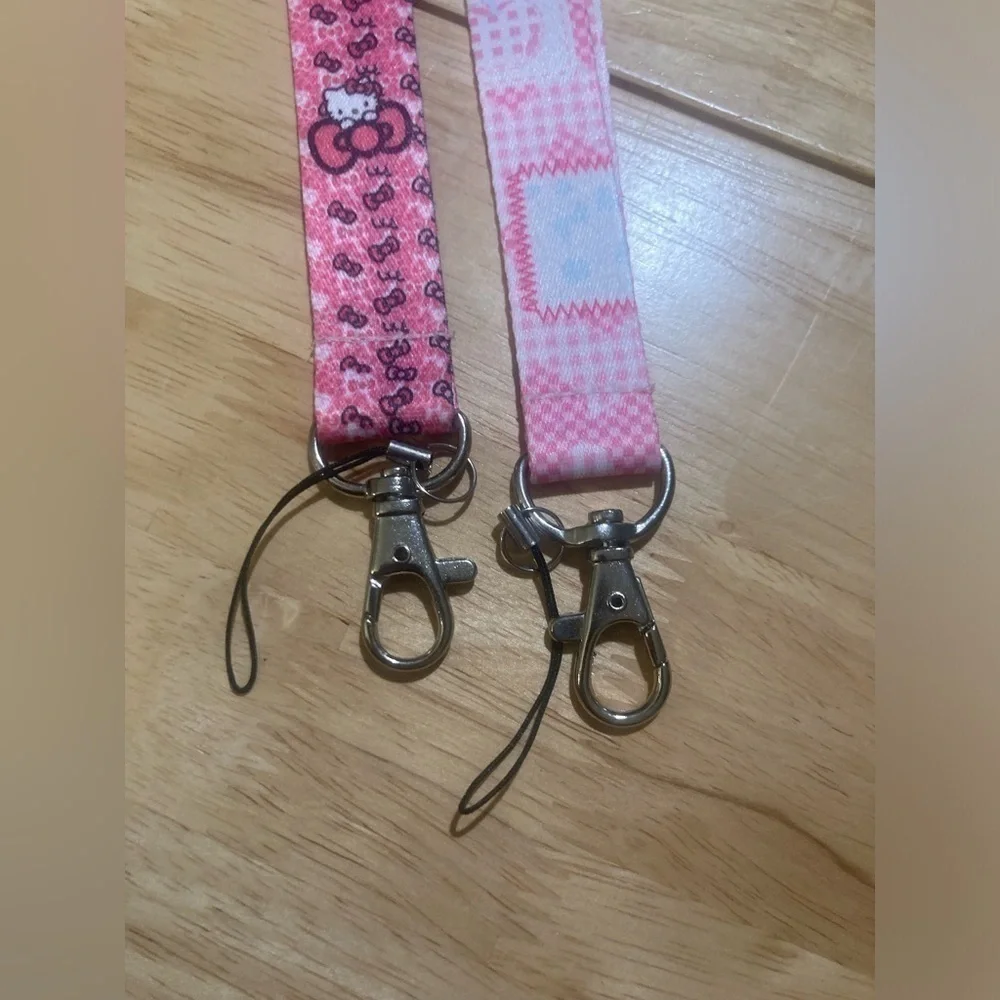 4/$25 Hello Kitty lanyards in 2 different designs. Get both for the $. Brand new